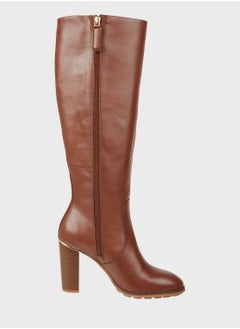 اشتري Feminine Hardware Knee Boots في السعودية