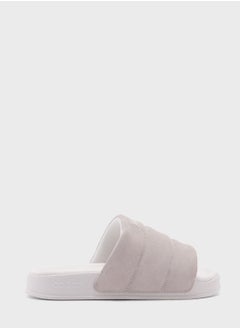 اشتري Adilette Essential في الامارات