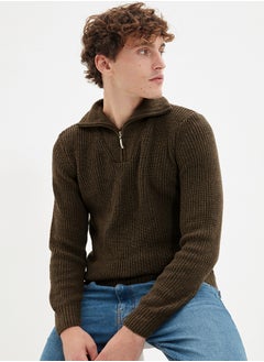 اشتري Brown Regular Zippered Fisherman Knitwear Sweater TMNAW22KZ0347 في مصر