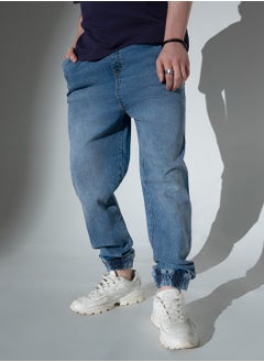 اشتري Men Relaxed Fit Light Fade Stretchable Jogger Jeans في الامارات