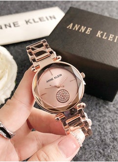 اشتري العنوان: "الأناقة الخالدة: ساعة نسائية من Anne Klein في السعودية