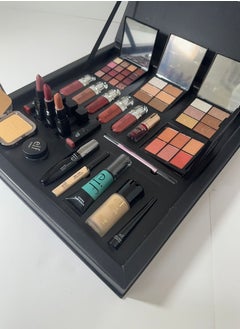 Buy Studio Makeup Kit Consists Of 21 Pieces in Saudi Arabia