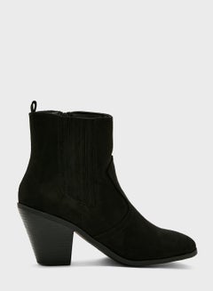 Buy Pointed Toe Boots in UAE