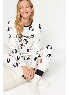 Buy White 100% Cotton Leopard Pattern Slogan Tshirt-Jogger Knitted Pajamas Set THMAW24PT00211 in Egypt