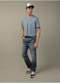 اشتري AE Short-Sleeve V-Neck T-Shirt في مصر