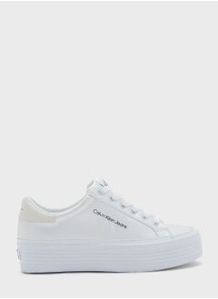 اشتري Vulc Flatform Laceup Ny Pearl Sneakers في الامارات