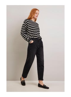 Buy Mom Jeans in Saudi Arabia