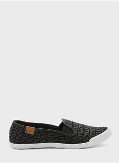 Buy Raven Logo Detail Low Top Sneakers in Saudi Arabia