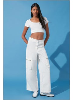 اشتري White Zipper Detailed High Waist Wide Leg Jeans TWOSS24JE00094 في مصر