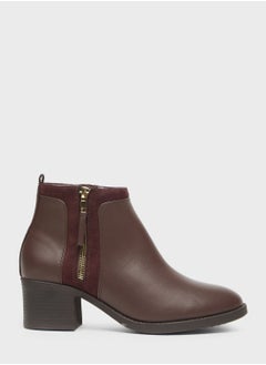 اشتري Pointed Toe Mid Heel Ankle Boots في الامارات