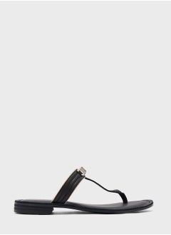 اشتري Hardware Flat Sandals في السعودية