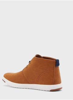 اشتري Nubuck Chukka Boots في السعودية