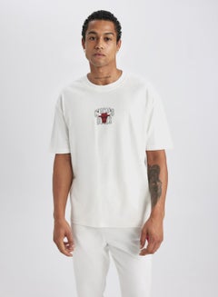 Buy Man Licensed Chicago Bulls (Nbachi1000) Oversize Fit T-Shirt in UAE