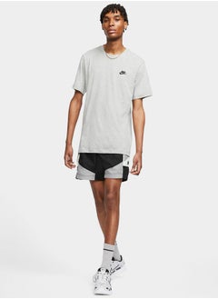 اشتري Sportswear Club Short Sleeve T-Shirt في السعودية