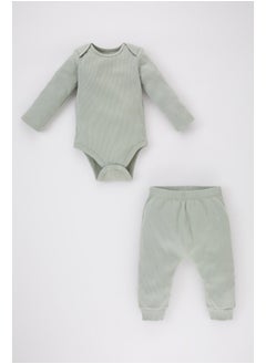 Buy Babygirl New Born Regular Fit Envelope Neck Knitted Set - 2 Pieces in Egypt