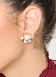 اشتري Pearl Detail Stud Earrings في الامارات