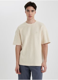 اشتري Comfort Fit Crew Neck Printed Knitwear T-Shirt في الامارات