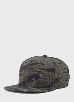 اشتري Camo Flat Peak Cap في السعودية