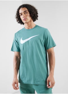 اشتري Icon Swoosh T-Shirt في الامارات