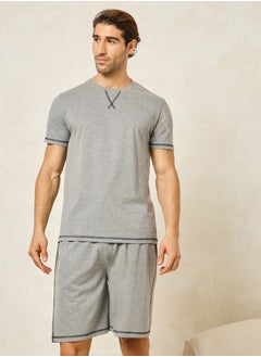 اشتري Contrast Stitch Crew Neck T-Shirt & Shorts Set في السعودية