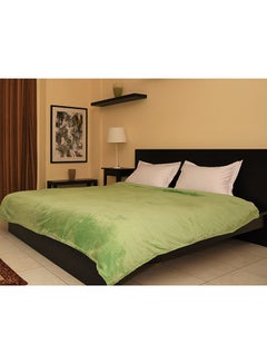 اشتري Super Soft Throw Blanket Polyester Green 220x160centimeter في الامارات