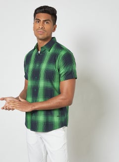 Buy Casual Checkered Pattern Regular Fit Short Sleeve Shirt Dark Green/Lawn Green in Saudi Arabia