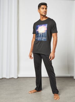 Buy Graphic Print T-Shirt and Pants Set Black in UAE
