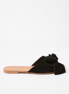 Buy Leather Flat Sandals Black in Saudi Arabia