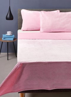 Buy Quilt Duvet Set- With 1 Quilt 255X230 Cm  And 2 Pillow Cover 50X75 Cm - For Super King Size Mattress - Pink 100% Polyester With Microfiber Infill Pink in UAE