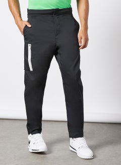 اشتري NSW Essentials Woven Unlined Cargo Pants Black في الامارات