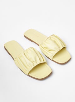 Buy Comfortable Footbed Trendy Flat Sandals Kenora Yellow in UAE