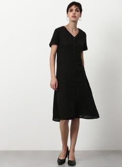 Buy Solid Pattern Regular Fit Midi Dress Black in UAE