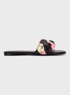 Buy Pleated Flat Sandals Black in UAE