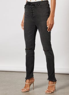 Buy Frayed Hem Skinny Jeans Black in UAE
