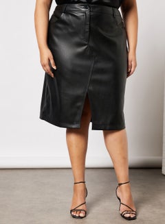 Buy Plus Size Faux Leather Skirt Black in UAE