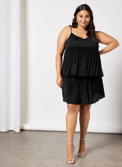 Buy Plus Size Layered Pleated Dress Black in UAE