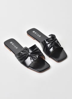 Buy Gathered Bow Detail Strap Flat Sandals Black in Saudi Arabia