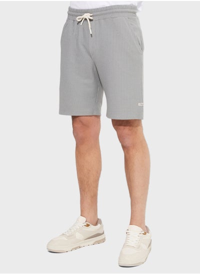 اشتري Essential Shorts في الامارات