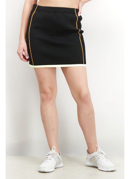 اشتري Women Sportwear Fit Textured Pull On Skirt, Black في الامارات