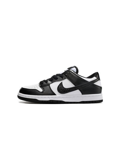 Buy Nike casual sports running shoes. in UAE