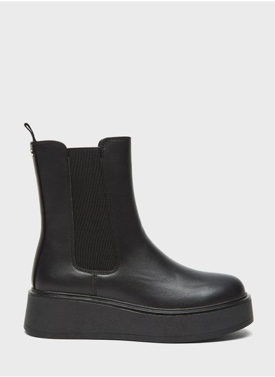 اشتري Essential Ankle Boots في الامارات