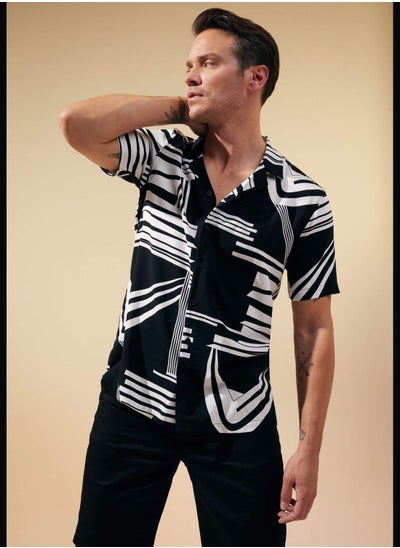 اشتري Regular Fit Short Sleeve Geometric Print Shirt في الامارات