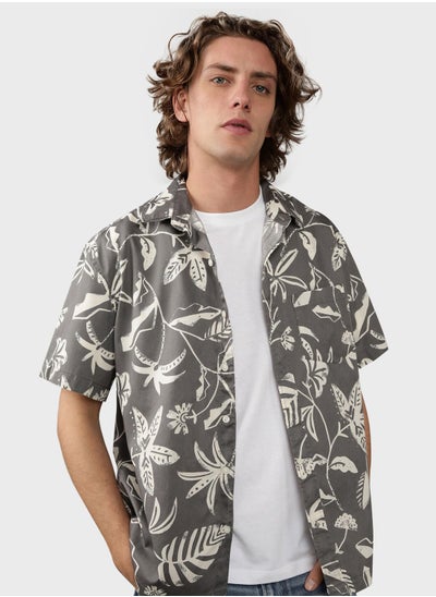 Buy Floral Print Regular Fit Print Poolside Shirt in Saudi Arabia