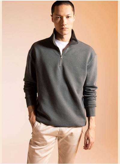 اشتري Man Knitted Sweat Shirt في الامارات