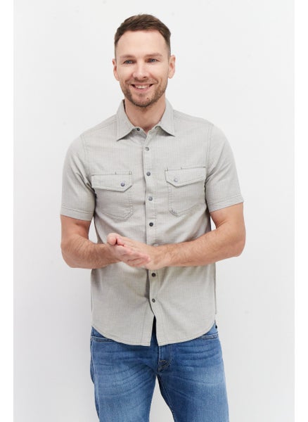 اشتري Men Regular Fit Short Sleeve Textured Casual Shirt, Light Grey في السعودية