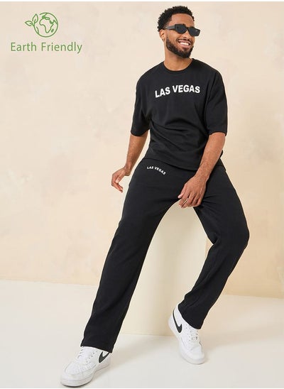 اشتري Printed Oversized T-Shirt & Regular Fit Jogger Co-Ord Set في السعودية