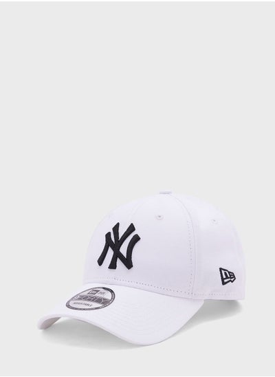 اشتري كاب مزين بعبارة "9Forty New York Yankees" في الامارات