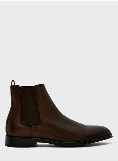 اشتري Chelsea Ankle Boots في الامارات