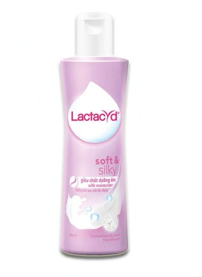 Buy Feminine Wash Soft And Silky 250ML in UAE