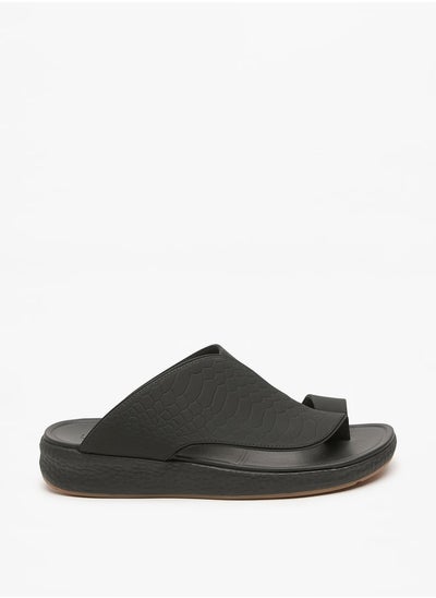 اشتري Men's Textured Slip-On Arabic Sandals في السعودية